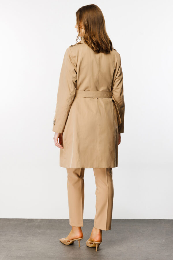 EKOL ÖNÜ DÜĞMELİ KLASİK CAMEL TRENÇKOT - Image 6